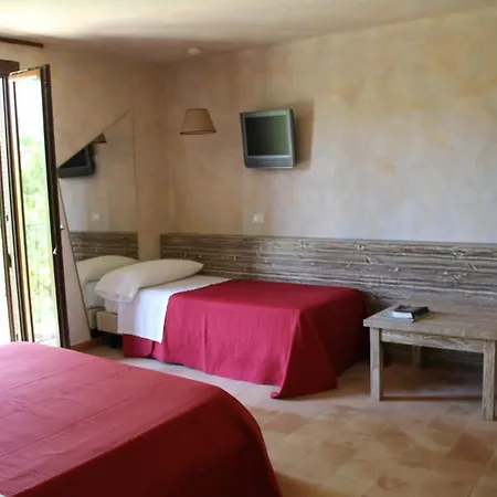 Tenuta Conte Ruggero Apartmanhotel 4*
