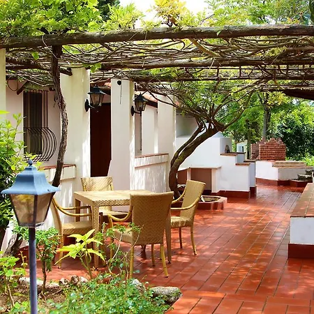 Tenuta Conte Ruggero Apartmanhotel Santa Domenica