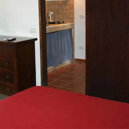 Tenuta Conte Ruggero 아파트호텔 4*