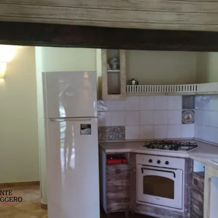 Tenuta Conte Ruggero 아파트호텔 4*