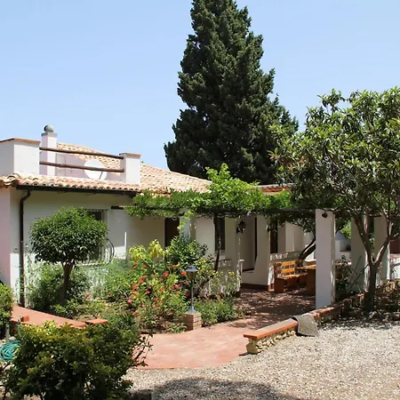Tenuta Conte Ruggero Apartahotel