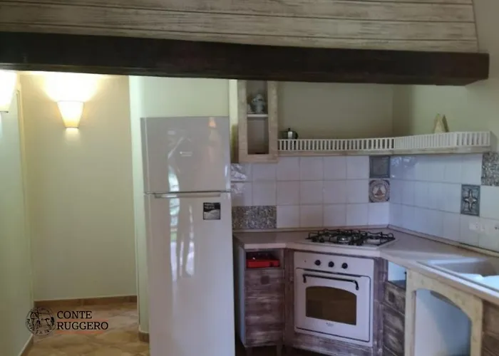 Tenuta Conte Ruggero מלון דירות 4*