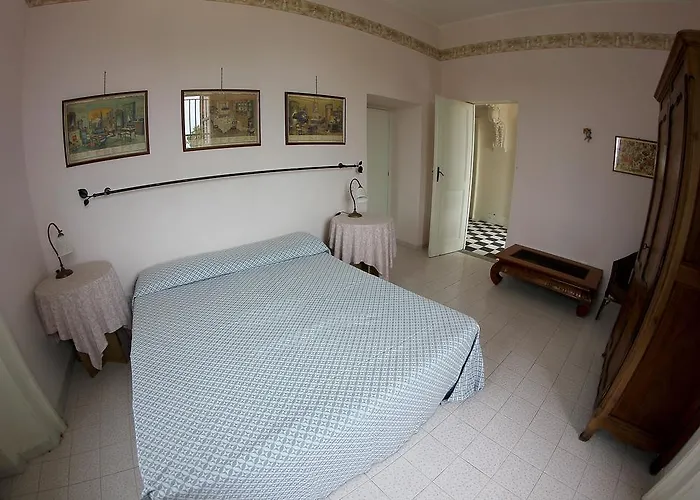 Tenuta Conte Ruggero מלון דירות 4*